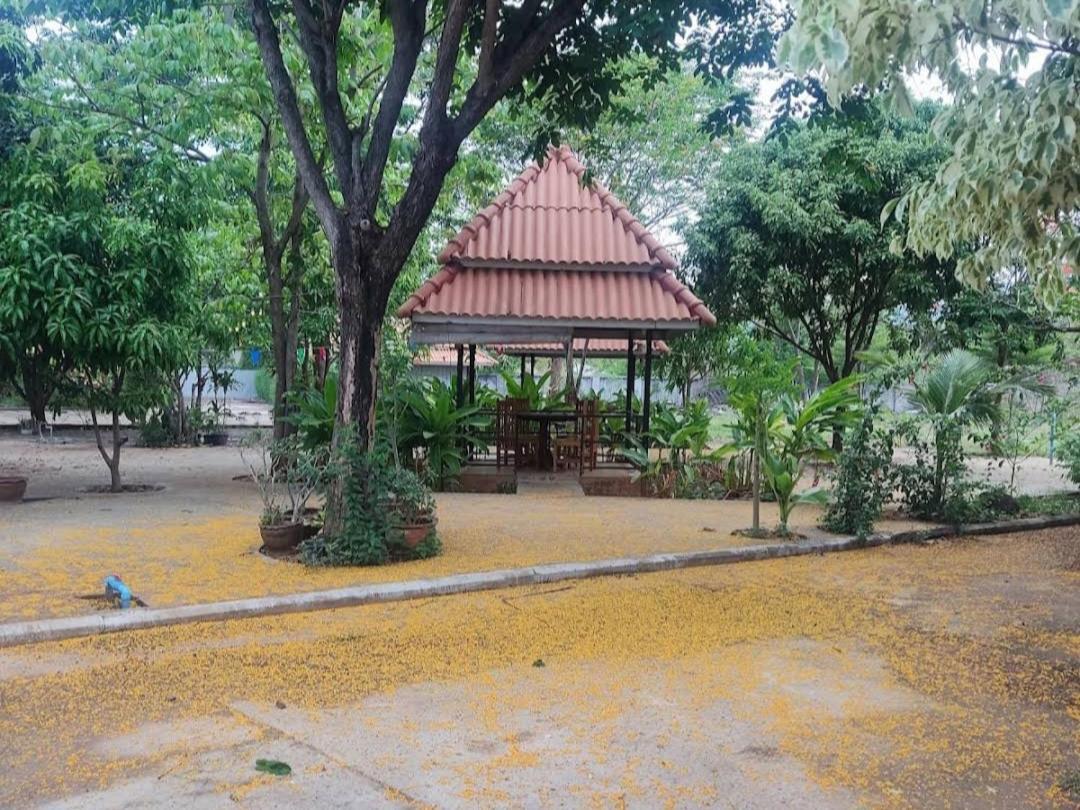Erawan Guesthouse Pakse Exterior photo